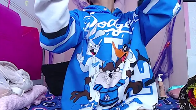 sara caplerx online show from October 28, 2025, 4:02 am