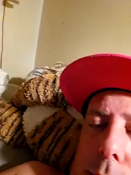 HeteroHotGuy1 online show from September 10, 2025, 11:48 pm