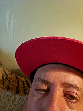 HeteroHotGuy1 online show from September 17, 2025, 7:21 am