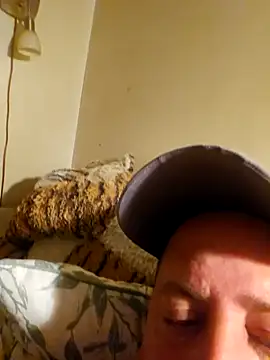 HeteroHotGuy1 online show from September 28, 2025, 11:01 pm