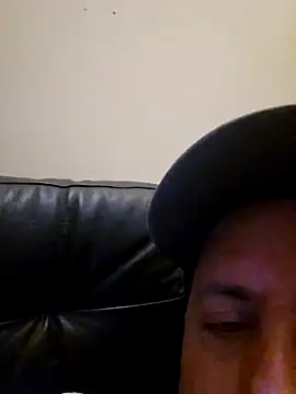 HeteroHotGuy1 online show from September 29, 2025, 10:59 pm