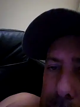 HeteroHotGuy1 online show from September 9, 2025, 9:35 pm