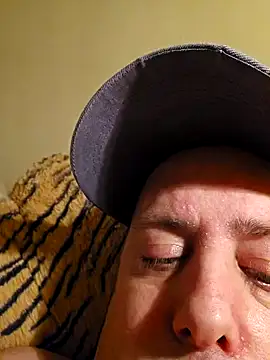 HeteroHotGuy1 online show from February 6, 2025, 12:43 am