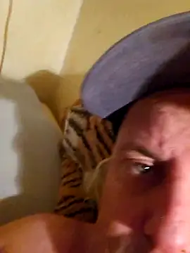 HeteroHotGuy1 online show from February 24, 2025, 11:52 pm