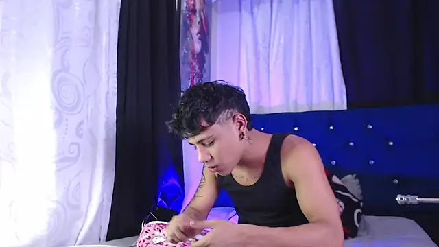 Sexys Boys Hot1 online show from February 22, 2026, 1:41 am