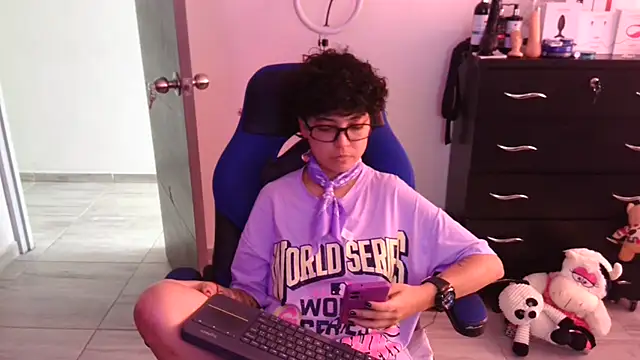 thomascooper7 online show from February 11, 2026, 7:47 pm