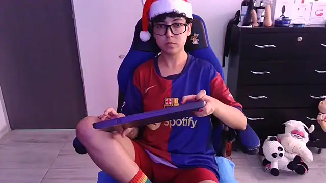 thomascooper7 online show from December 21, 2025, 6:53 pm