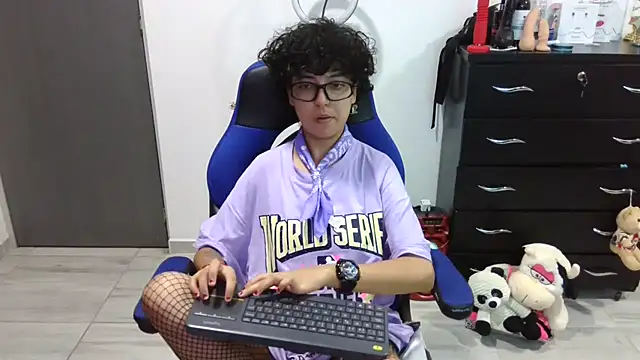 thomascooper7 online show from March 13, 2026, 11:21 pm