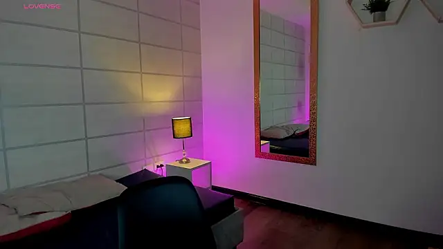 Snapshot of Christine_Laam chatting on March 3, 2026, 12:12 pm Christine Laam online show from March 3, 2026, 12:12 pm