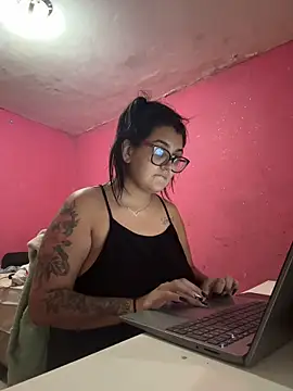 Snapshot of isa_ofc2024 chatting on January 22, 2025, 1:20 am isa ofc2024 online show from January 22, 2025, 1:20 am