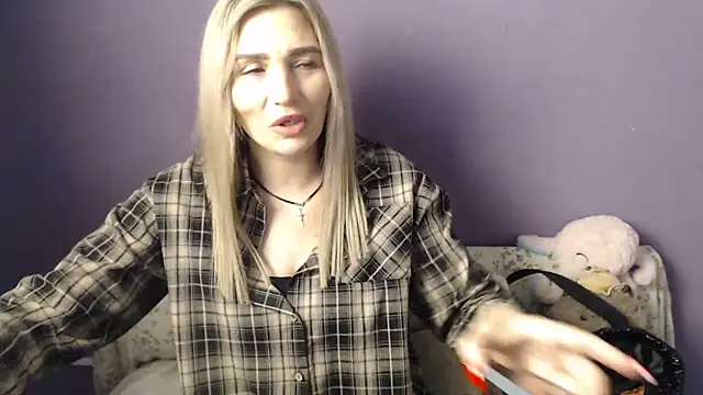  sexy lady online show from December 18, 2025, 1:15 pm