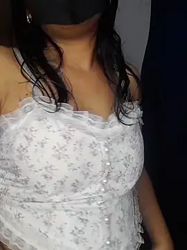 Snapshot of Nisha027 chatting on March 3, 2025, 12:01 am Nisha027 online show from March 3, 2025, 12:01 am