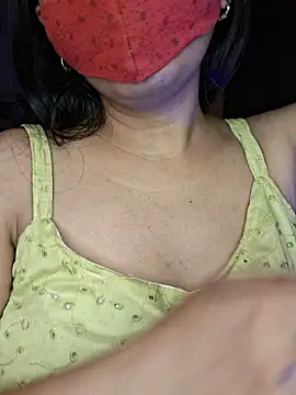 Snapshot of Nisha027 chatting on September 19, 2025, 12:03 am Nisha027 online show from September 19, 2025, 12:03 am