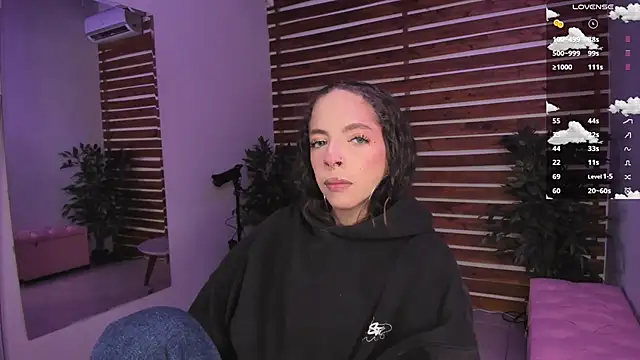 Sapphire Venuss online show from November 23, 2025, 12:42 am