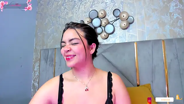 KimDevinne online show from November 21, 2025, 2:32 am