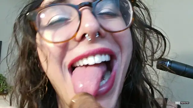 Snapshot of transbate chatting on January 21, 2025, 4:48 pm transbate online show from January 21, 2025, 4:48 pm