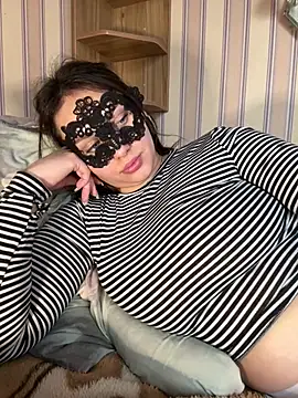 69Laura696 online show from March 2, 2026, 1:18 pm