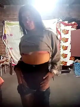 yovana13 online show from October 22, 2025, 9:46 pm