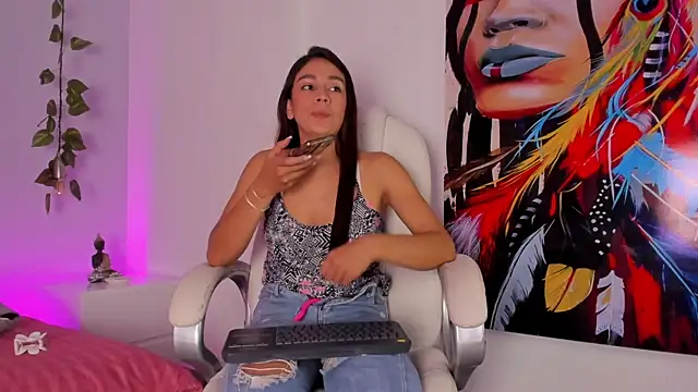 Luci And Sofi online show from October 30, 2025, 2:58 pm