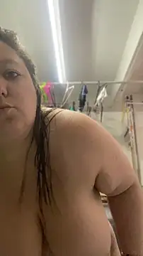 Chloee ep online show from April 15, 2026, 1:04 pm