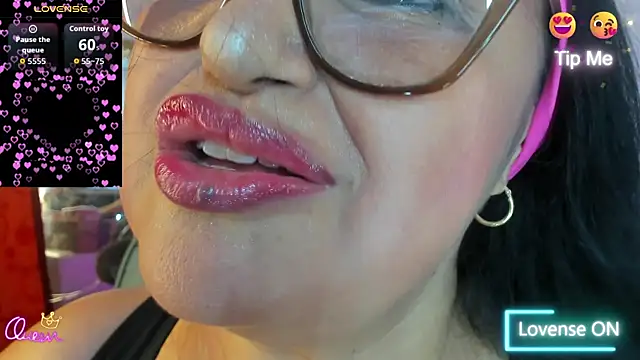 Gia Nahomi online show from May 19, 2026, 9:22 pm