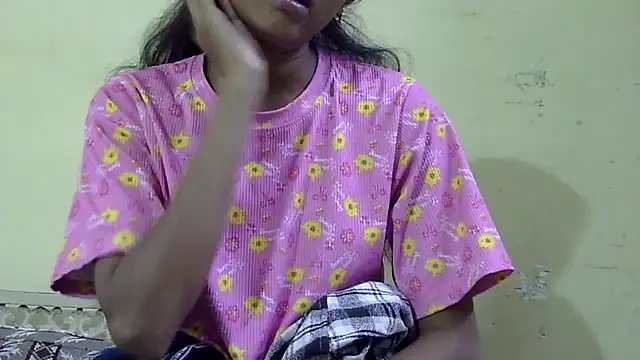 Snapshot of manisha_baby chatting on October 5, 2025, 5:53 am manisha baby online show from October 5, 2025, 5:53 am
