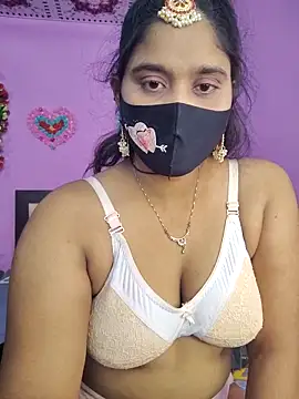 Hot Maleka online show from November 19, 2025, 3:45 pm