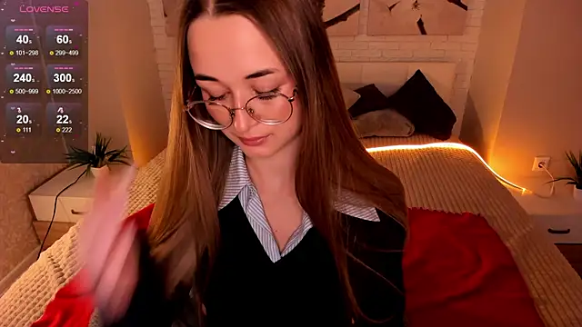 Tiffanyhunt online show from November 10, 2025, 1:16 pm