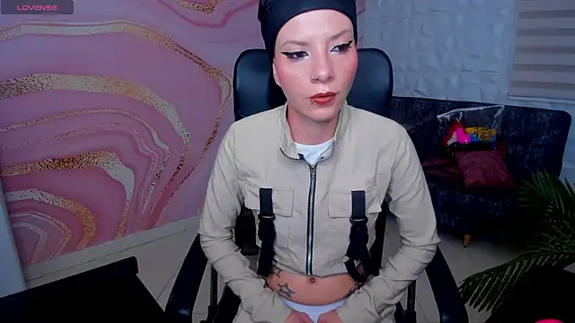 Snapshot of DanaaRey chatting on February 27, 2025, 11:17 am DanaaRey online show from February 27, 2025, 11:17 am