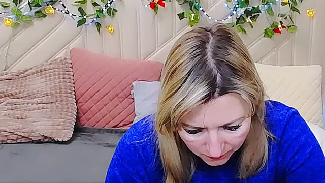 Snapshot of Incredible_Ariela chatting on January 18, 2026, 7:56 am Incredible Ariela online show from January 18, 2026, 7:56 am