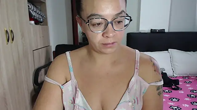 Snapshot of miia-big1boobs_ chatting on March 5, 2025, 12:22 pm miia-big1boobs  online show from March 5, 2025, 12:22 pm