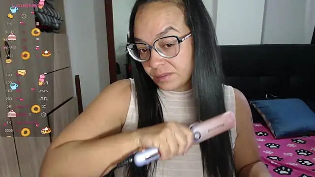 Snapshot of miia-big1boobs_ chatting on February 25, 2025, 10:31 pm miia-big1boobs  online show from February 25, 2025, 10:31 pm