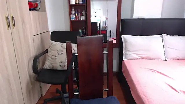 Snapshot of miia-big1boobs_ chatting on March 18, 2025, 5:23 pm miia-big1boobs  online show from March 18, 2025, 5:23 pm