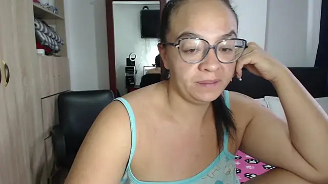 Snapshot of miia-big1boobs_ chatting on March 6, 2025, 12:19 pm miia-big1boobs  online show from March 6, 2025, 12:19 pm