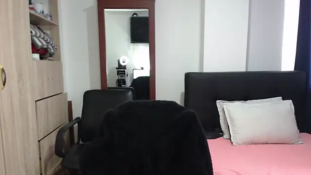 Snapshot of miia-big1boobs_ chatting on March 11, 2025, 4:07 pm miia-big1boobs  online show from March 11, 2025, 4:07 pm