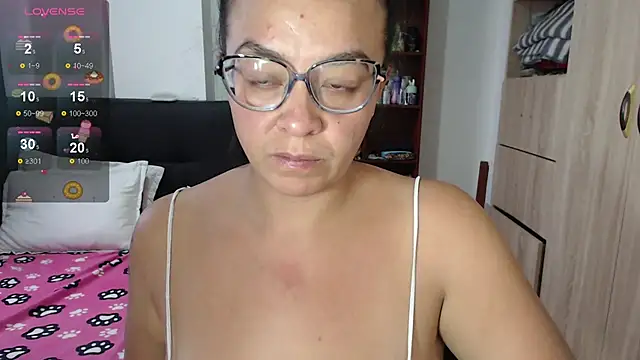 Snapshot of miia-big1boobs_ chatting on February 17, 2025, 9:43 pm miia-big1boobs  online show from February 17, 2025, 9:43 pm