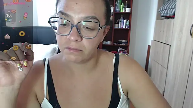 Snapshot of miia-big1boobs_ chatting on February 19, 2025, 9:58 pm miia-big1boobs  online show from February 19, 2025, 9:58 pm