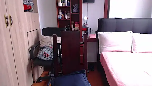 Snapshot of miia-big1boobs_ chatting on March 19, 2025, 5:06 pm miia-big1boobs  online show from March 19, 2025, 5:06 pm