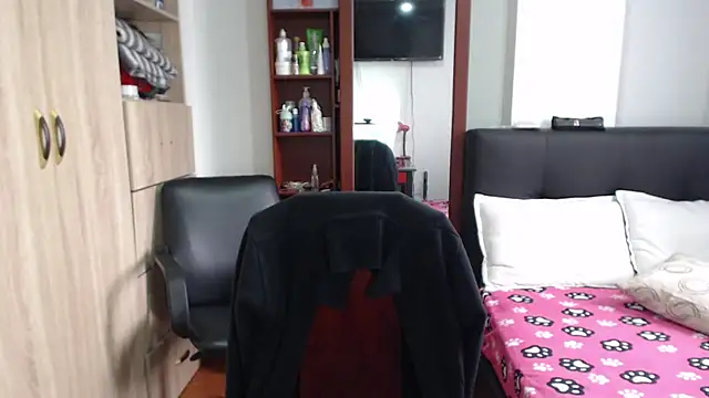 Snapshot of miia-big1boobs_ chatting on March 5, 2025, 6:34 pm miia-big1boobs  online show from March 5, 2025, 6:34 pm