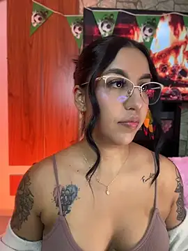 Snapshot of Tamara_Roberts1 chatting on July 5, 2026, 2:16 am Tamara Roberts1 online show from July 5, 2026, 2:16 am