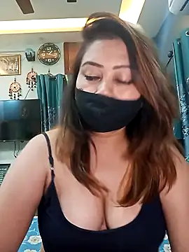 Cute-mona online show from February 16, 2026, 7:45 pm