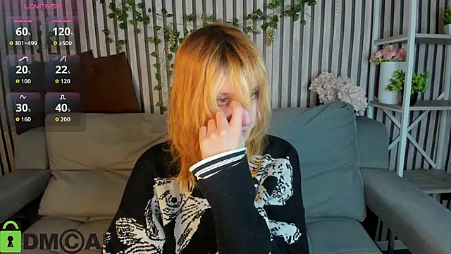 Snapshot of Little_Chips chatting on February 13, 2026, 5:35 pm Little Chips online show from February 13, 2026, 5:35 pm