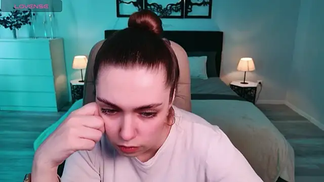 DaniellaLovely online show from March 7, 2026, 9:37 am