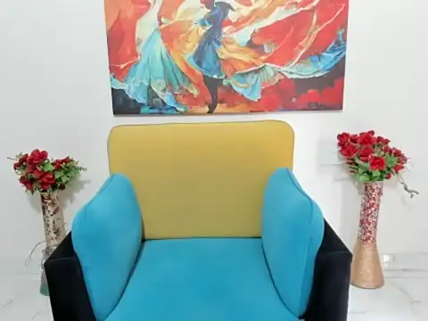 evaaelfiee online show from May 13, 2026, 3:57 am