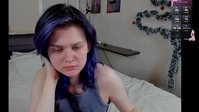 JulieTaylors online show from July 17, 2026, 10:07 pm