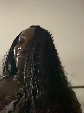 EscorpiLeoncita online show from April 17, 2026, 5:10 am