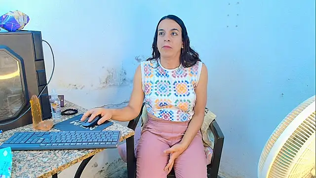 Snapshot of Oh_Tique chatting on March 12, 2026, 6:34 pm Oh Tique online show from March 12, 2026, 6:34 pm