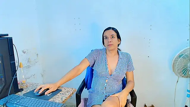 Snapshot of Oh_Tique chatting on March 24, 2026, 2:39 pm Oh Tique online show from March 24, 2026, 2:39 pm