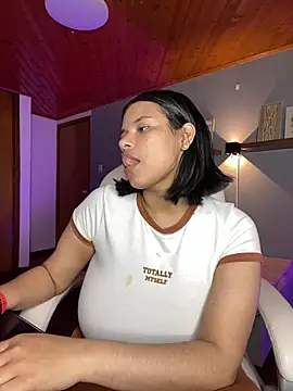 Snapshot of Isabella_boobd chatting on January 26, 2025, 1:20 am Isabella boobd online show from January 26, 2025, 1:20 am