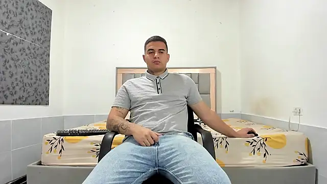 simookeler online show from January 14, 2026, 11:19 pm